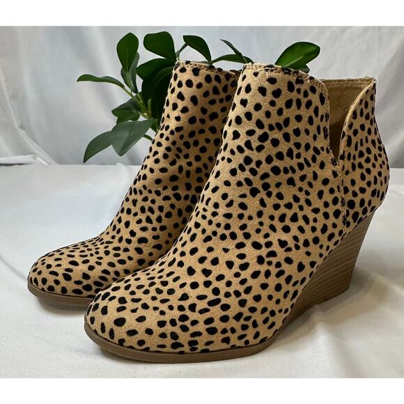 Soda Leopard/Cheetah Print Wedge Heel Round Toe Booties Size 6 - Picture 1 of 8